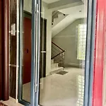Apartman & Riverfront 2 *