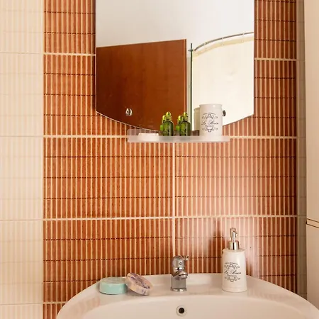 & Riverfront 2 * إذيسا