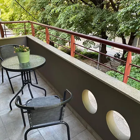 & Riverfront 2 * Edessa